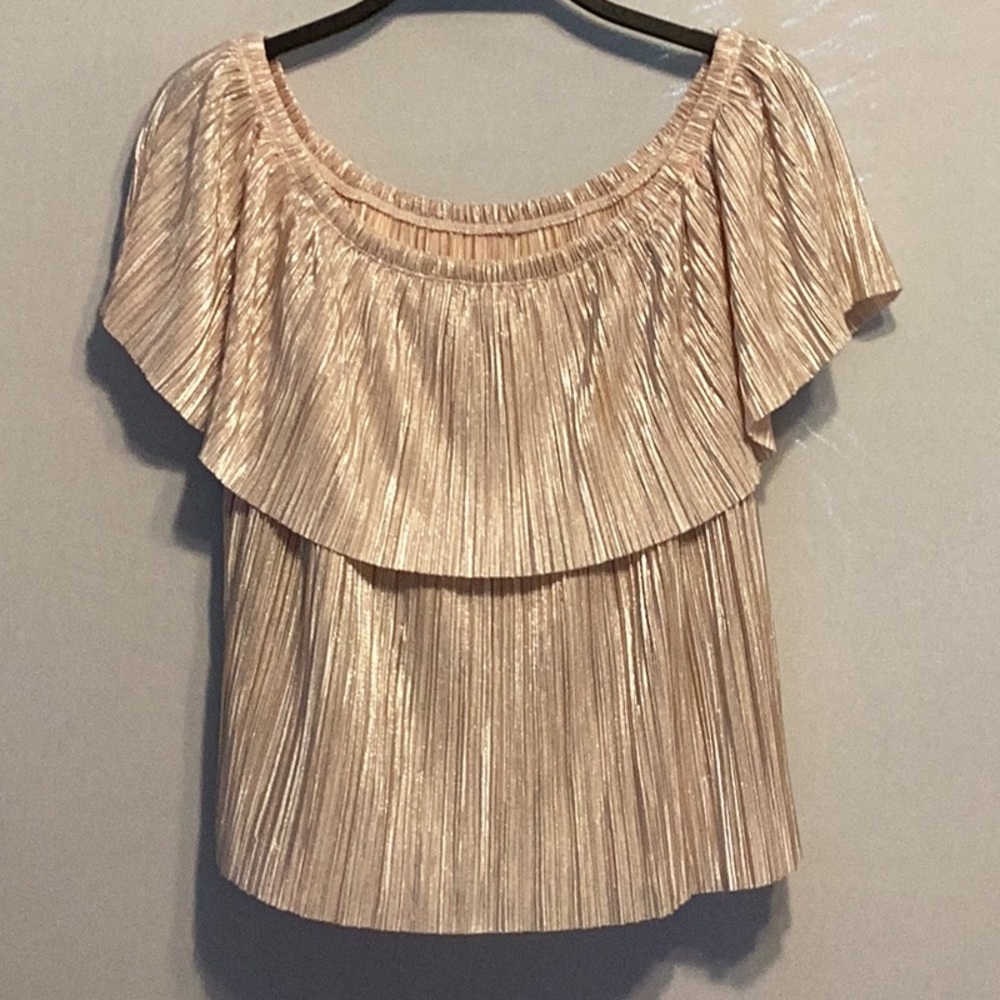 Forever 21 off the shoulder pale pink satin knit top size small